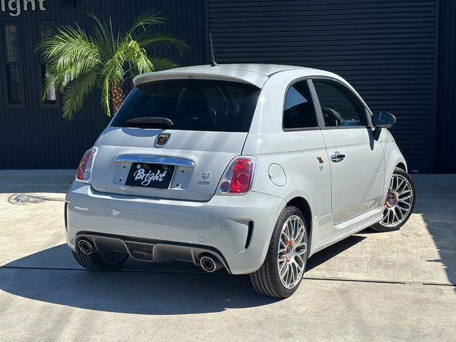 アバルト５９５ ツーリズモ　黒革シート　純正１７インチアルミホイール　ナビ　ＴＶ　ＥＴＣ　ＨＩＤヘッドライト　フォグランプ　パドルシフト　ブーストメーター（41枚目）