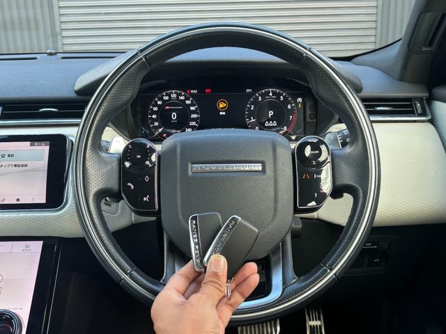 レンジローバーヴェラール Ｒ　ダイナミック　Ｓ　２５０ＰＳ　ＭＥＲＩＤＩＡＮサウンド　白革氏シート　シートヒーター　純正ナビ　ＴＶ　ＥＴＣ　ドラレコ　３６０カメラ　純正２１インチアルミホイール　ＬＥＤライト　パワーバックドア（7枚目）