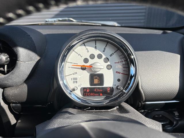 ＭＩＮＩ クーパーＳ　クロスオーバー　オール４　ローダウン　タワーバー　ＢＭＣエアクリーナー　社外１７インチアルミホイール　４ＷＤ　６速ＡＴ　ターボ　ＨＩＤヘッドライト　フォグ　シートヒーター　ＥＴＣ　ＣＤ　ＡＵＸ（10枚目）