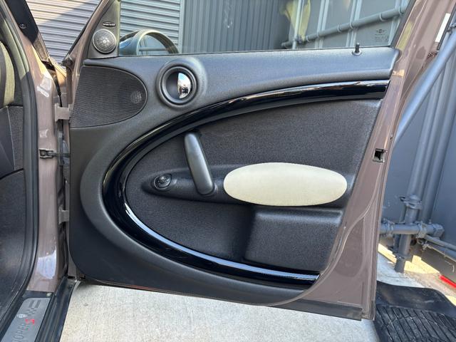 ＭＩＮＩ クーパーＳ　クロスオーバー　オール４　ローダウン　タワーバー　ＢＭＣエアクリーナー　社外１７インチアルミホイール　４ＷＤ　６速ＡＴ　ターボ　ＨＩＤヘッドライト　フォグ　シートヒーター　ＥＴＣ　ＣＤ　ＡＵＸ（29枚目）