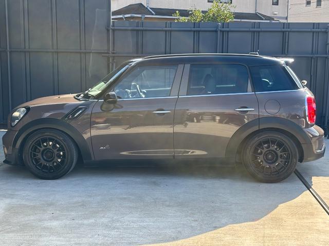 ＭＩＮＩ クーパーＳ　クロスオーバー　オール４　ローダウン　タワーバー　ＢＭＣエアクリーナー　社外１７インチアルミホイール　４ＷＤ　６速ＡＴ　ターボ　ＨＩＤヘッドライト　フォグ　シートヒーター　ＥＴＣ　ＣＤ　ＡＵＸ（34枚目）