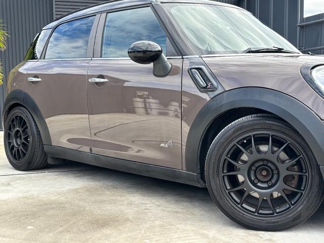 ＭＩＮＩ クーパーＳ　クロスオーバー　オール４　ローダウン　タワーバー　ＢＭＣエアクリーナー　社外１７インチアルミホイール　４ＷＤ　６速ＡＴ　ターボ　ＨＩＤヘッドライト　フォグ　シートヒーター　ＥＴＣ　ＣＤ　ＡＵＸ（39枚目）