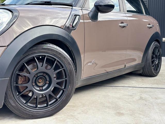 ＭＩＮＩ クーパーＳ　クロスオーバー　オール４　ローダウン　タワーバー　ＢＭＣエアクリーナー　社外１７インチアルミホイール　４ＷＤ　６速ＡＴ　ターボ　ＨＩＤヘッドライト　フォグ　シートヒーター　ＥＴＣ　ＣＤ　ＡＵＸ（44枚目）