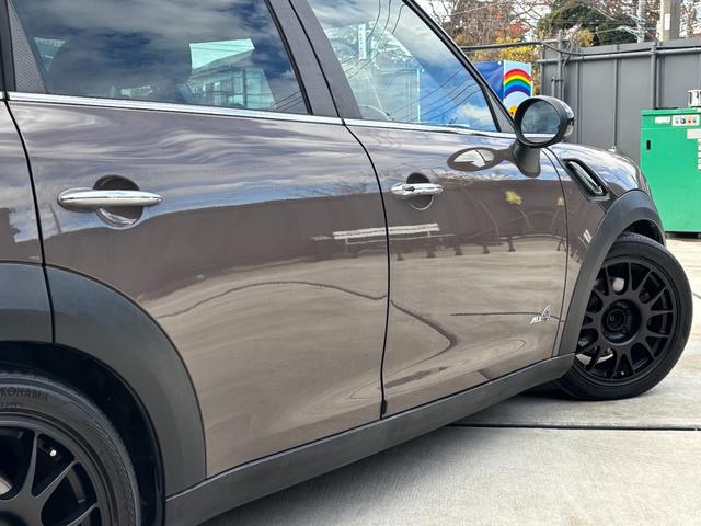 ＭＩＮＩ クーパーＳ　クロスオーバー　オール４　ローダウン　タワーバー　ＢＭＣエアクリーナー　社外１７インチアルミホイール　４ＷＤ　６速ＡＴ　ターボ　ＨＩＤヘッドライト　フォグ　シートヒーター　ＥＴＣ　ＣＤ　ＡＵＸ（48枚目）