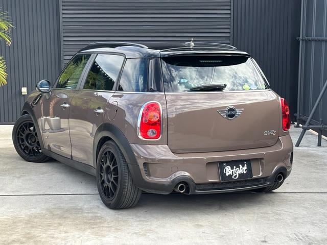 ＭＩＮＩ クーパーＳ　クロスオーバー　オール４　ローダウン　タワーバー　ＢＭＣエアクリーナー　社外１７インチアルミホイール　４ＷＤ　６速ＡＴ　ターボ　ＨＩＤヘッドライト　フォグ　シートヒーター　ＥＴＣ　ＣＤ　ＡＵＸ（50枚目）