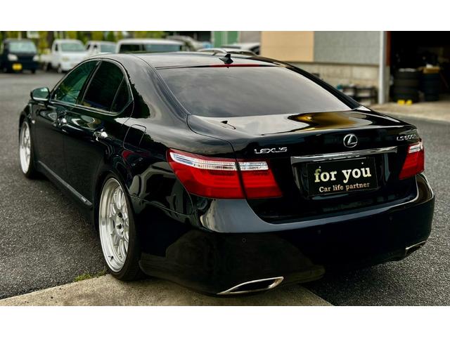 ＬＳ ＬＳ６００ｈ　バージョンＵ　Ｉパッケージ　４ＷＤ　ＥＴＣ　クリアランスソナー　オートクルーズコントロール　ＴＶ　アルミホイール　ＬＥＤヘッドランプ　サンルーフ　ＣＶＴ　シートエアコン　スマートキー　アイドリングストップ　電動格納ミラー（7枚目）