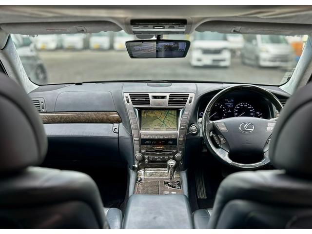 ＬＳ ＬＳ６００ｈ　バージョンＵ　Ｉパッケージ　４ＷＤ　ＥＴＣ　クリアランスソナー　オートクルーズコントロール　ＴＶ　アルミホイール　ＬＥＤヘッドランプ　サンルーフ　ＣＶＴ　シートエアコン　スマートキー　アイドリングストップ　電動格納ミラー（24枚目）