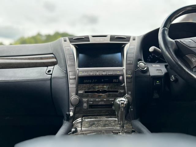 ＬＳ ＬＳ６００ｈ　バージョンＵ　Ｉパッケージ　４ＷＤ　ＥＴＣ　クリアランスソナー　オートクルーズコントロール　ＴＶ　アルミホイール　ＬＥＤヘッドランプ　サンルーフ　ＣＶＴ　シートエアコン　スマートキー　アイドリングストップ　電動格納ミラー（26枚目）