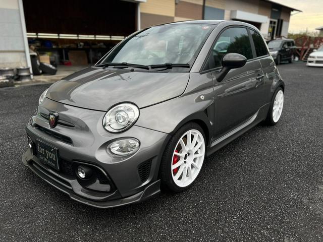 アバルト５９５ コンペティツィオーネ　スティーレ　ドライブレコーダー　クリアランスソナー　アルミホイール　ＨＩＤ　革シート　キーレスエントリー　ＡＴ　盗難防止システム　ＡＢＳ　ＥＳＣ　ＵＳＢ　エアコン　パワーステアリング　パワーウィンドウ（4枚目）