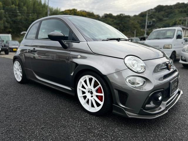 アバルト５９５ コンペティツィオーネ　スティーレ　ドライブレコーダー　クリアランスソナー　アルミホイール　ＨＩＤ　革シート　キーレスエントリー　ＡＴ　盗難防止システム　ＡＢＳ　ＥＳＣ　ＵＳＢ　エアコン　パワーステアリング　パワーウィンドウ（5枚目）