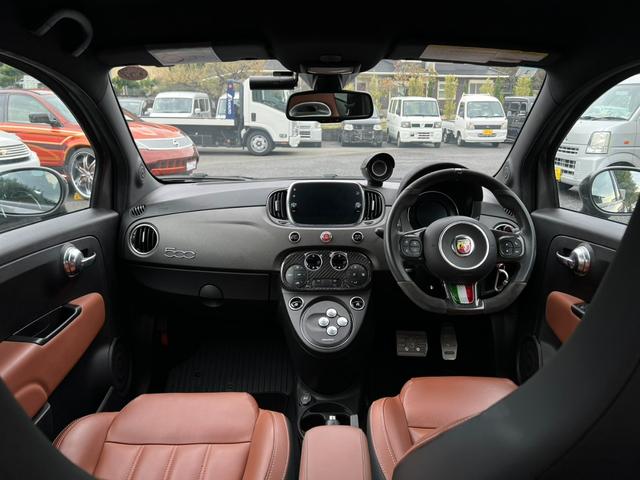 アバルト５９５ コンペティツィオーネ　スティーレ　ドライブレコーダー　クリアランスソナー　アルミホイール　ＨＩＤ　革シート　キーレスエントリー　ＡＴ　盗難防止システム　ＡＢＳ　ＥＳＣ　ＵＳＢ　エアコン　パワーステアリング　パワーウィンドウ（29枚目）