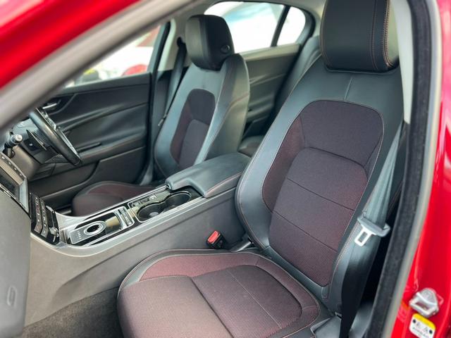 ＸＥ ＸＥ　Ｒ－スポーツ　クリアランスソナー　オートクルーズコントロール　アルミホイール　ＨＩＤ　ＡＴ　エアコン　パワーステアリング　パワーウィンドウ（25枚目）