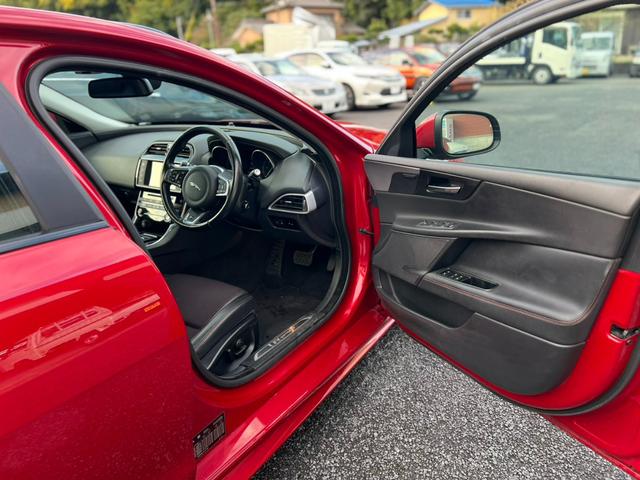 ＸＥ ＸＥ　Ｒ－スポーツ　クリアランスソナー　オートクルーズコントロール　アルミホイール　ＨＩＤ　ＡＴ　エアコン　パワーステアリング　パワーウィンドウ（29枚目）