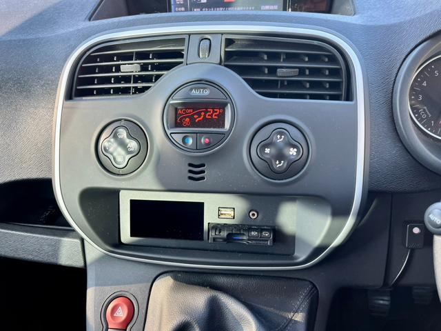 カングー ゼン　ドライブレコーダー　ＥＴＣ　バックカメラ　ナビ　ＴＶ　オートクルーズコントロール　両側スライドドア　ＭＴ　ルーフレール　アルミホイール　ＣＤ　ＵＳＢ　盗難防止システム　ＡＢＳ　エアコン（23枚目）