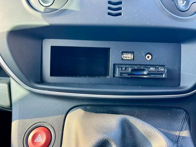 カングー ゼン　ドライブレコーダー　ＥＴＣ　バックカメラ　ナビ　ＴＶ　オートクルーズコントロール　両側スライドドア　ＭＴ　ルーフレール　アルミホイール　ＣＤ　ＵＳＢ　盗難防止システム　ＡＢＳ　エアコン（24枚目）