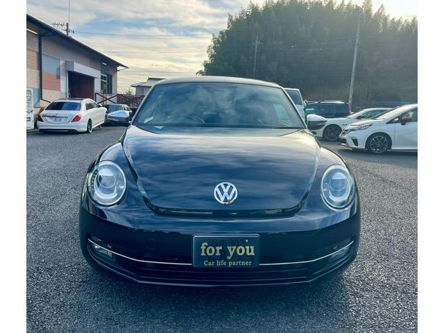 ザ・ビートル フェンダー・エディション　６００台限定車　サンルーフ　フェンダーオーディオ　オートライト　ＨＩＤ　電動格納ミラー　アルミホイール　盗難防止システム　ＡＢＳ　ＣＤ　エアコン　パワーステアリング　パワーウィンドウ　運転席エアバッグ（4枚目）