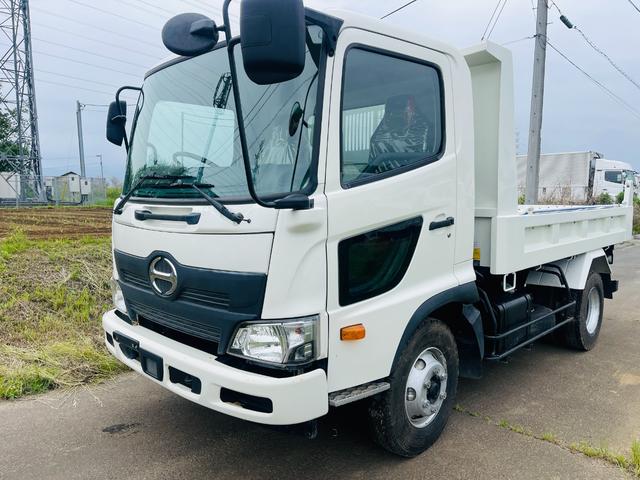 ヒノレンジャー ダンプ　車両重量	４，３００ｋｇ	車両総重量	７，９６５ｋｇ車体寸法	全長　５，４３０ｍｍ　×　全幅　２，１９０ｍｍ　×　全高　２，４８０ｍｍ原動機の型式	Ａ０５Ｃ	最大積載量	３，５００ｋｇ（8枚目）