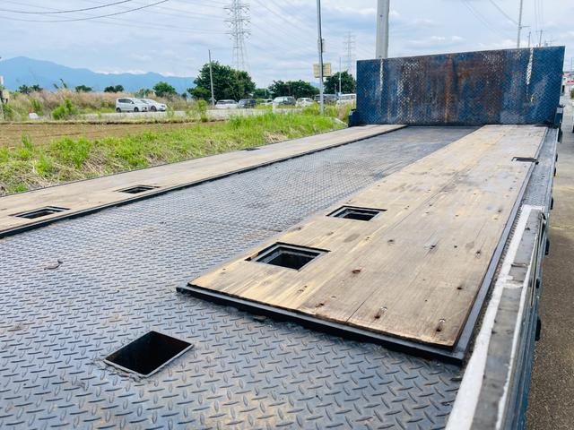 フォワード ローダーセルフローダー　ラジコン　車両重量６，３９０ｋｇ車両総重量１３，３００ｋｇ車体寸法全長　８，０２０ｍｍ　×　全幅　２，３８０ｍｍ　×　全高　２，５３０ｍｍ原動機の型式	６ＨＫ１最大積載量６，８００ｋｇ（11枚目）