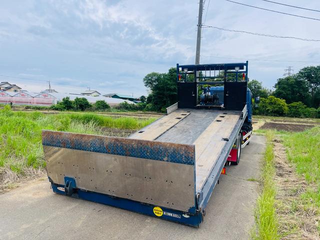フォワード ローダーセルフローダー　ラジコン　車両重量６，３９０ｋｇ車両総重量１３，３００ｋｇ車体寸法全長　８，０２０ｍｍ　×　全幅　２，３８０ｍｍ　×　全高　２，５３０ｍｍ原動機の型式	６ＨＫ１最大積載量６，８００ｋｇ（17枚目）