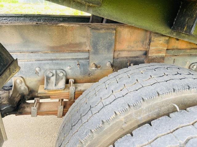 フォワード ローダーセルフローダー　ラジコン　車両重量６，３９０ｋｇ車両総重量１３，３００ｋｇ車体寸法全長　８，０２０ｍｍ　×　全幅　２，３８０ｍｍ　×　全高　２，５３０ｍｍ原動機の型式	６ＨＫ１最大積載量６，８００ｋｇ（54枚目）