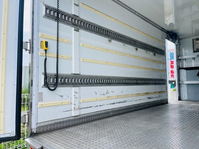 エルフトラック 冷蔵冷凍車　格納ゲート付－３０℃長４８０幅２０５　高さ２００　２ＲＧ－ＮＰＲ８８ＡＮ車両重量	４，０５０ｋｇ	車両総重量６，９６５ｋｇ車体寸法全長　６，８１０ｍｍ　×　全幅　２，２１０ｍｍ　×　全高　３，１４０ｍｍ原動機の型式	４ＪＺ１最大積載量	２，７５０ｋｇ（12枚目）
