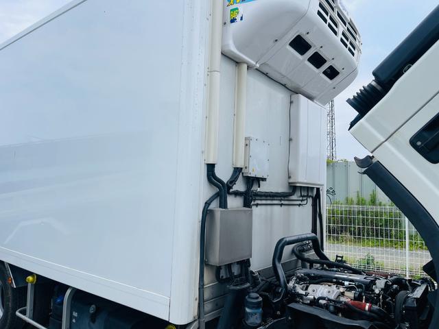 エルフトラック 冷蔵冷凍車　格納ゲート付－３０℃長４８０幅２０５　高さ２００　２ＲＧ－ＮＰＲ８８ＡＮ車両重量	４，０５０ｋｇ	車両総重量６，９６５ｋｇ車体寸法全長　６，８１０ｍｍ　×　全幅　２，２１０ｍｍ　×　全高　３，１４０ｍｍ原動機の型式	４ＪＺ１最大積載量	２，７５０ｋｇ（26枚目）