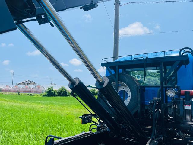 フォワード アームロール新明和ツインホイスト　２ＲＧ－ＦＴＲ９０Ｕ２最大積載量７，８００ｋｇ　原動機の型式	４ＨＫ１車両重量	４，９６０ｋｇ	車両総重量	１２，９２５ｋｇ（13枚目）