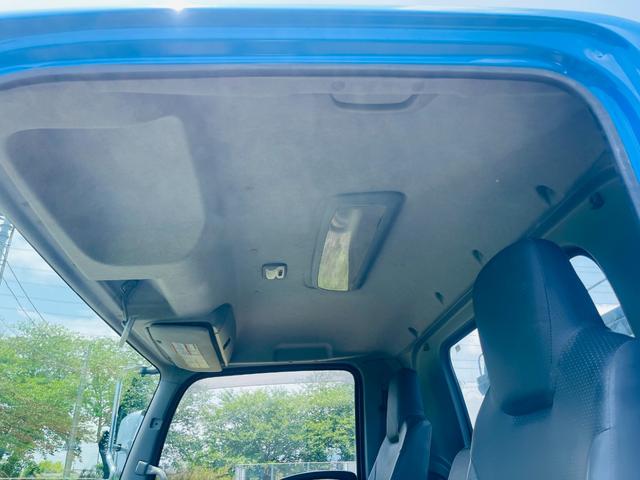 フォワード アームロール新明和ツインホイスト　２ＲＧ－ＦＴＲ９０Ｕ２最大積載量７，８００ｋｇ　原動機の型式	４ＨＫ１車両重量	４，９６０ｋｇ	車両総重量	１２，９２５ｋｇ（33枚目）