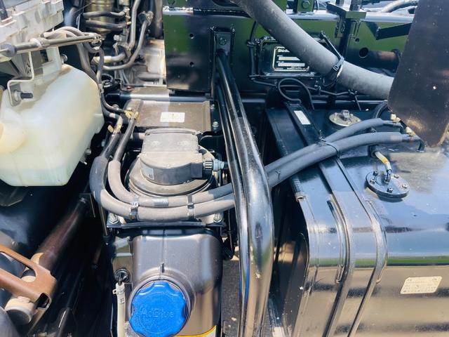 フォワード アームロール新明和ツインホイスト　２ＲＧ－ＦＴＲ９０Ｕ２最大積載量７，８００ｋｇ　原動機の型式	４ＨＫ１車両重量	４，９６０ｋｇ	車両総重量	１２，９２５ｋｇ（40枚目）