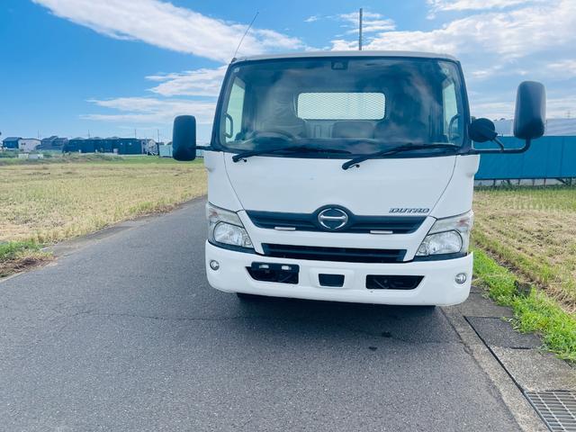 デュトロ ヒラボディ長さ４３５幅２０５ワイド　ロング　年式２０１８年（Ｈ３０）型式ＴＤＧ－ＸＺＵ７１２Ｍ最大積載量３，５００ｋｇ車両重量３，４６０ｋｇ車両総重７，１２５ｋｇ車体寸法全長６，２００ｍｍ　×　全幅　２，１８０ｍｍ　×　全高　２，２６０ｍｍ（2枚目）