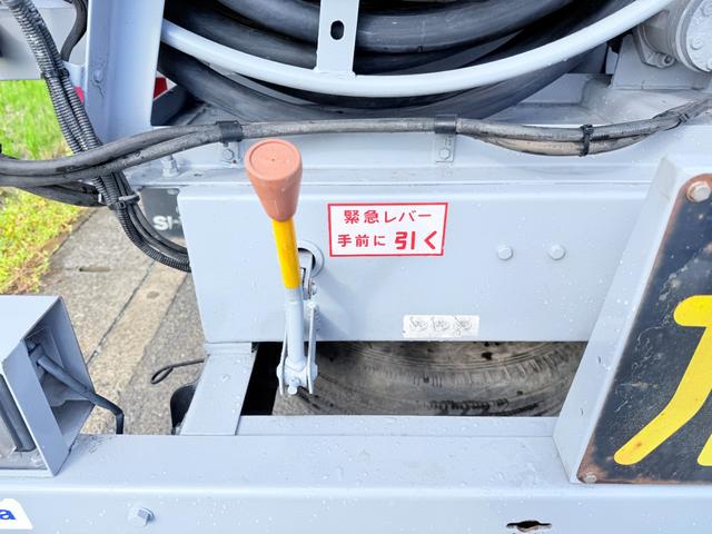 キャンター タンクローリー　３ＫＬ（11枚目）