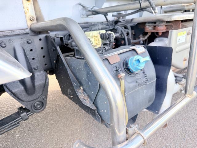 キャンター タンクローリー　３ＫＬ（65枚目）