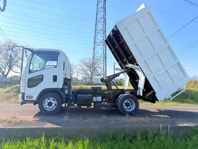 フォワード 深ダンプ　年式２０１８年（Ｈ３０）型式２ＲＧ－ＦＲＲ９０Ｓ２最大積載量３，２００ｋｇ車両重量４，６３０ｋｇ車両総重量７，９９５ｋｇ車体寸法全長　５，５００ｍｍ×全幅２，２８０ｍｍ　×全高２，５９０ｍｍ（12枚目）