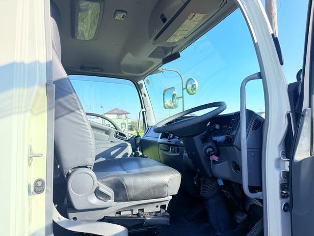 フォワード 深ダンプ　年式２０１８年（Ｈ３０）型式２ＲＧ－ＦＲＲ９０Ｓ２最大積載量３，２００ｋｇ車両重量４，６３０ｋｇ車両総重量７，９９５ｋｇ車体寸法全長　５，５００ｍｍ×全幅２，２８０ｍｍ　×全高２，５９０ｍｍ（15枚目）