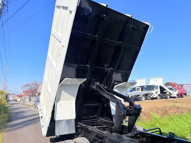 フォワード 深ダンプ　年式２０１８年（Ｈ３０）型式２ＲＧ－ＦＲＲ９０Ｓ２最大積載量３，２００ｋｇ車両重量４，６３０ｋｇ車両総重量７，９９５ｋｇ車体寸法全長　５，５００ｍｍ×全幅２，２８０ｍｍ　×全高２，５９０ｍｍ（40枚目）