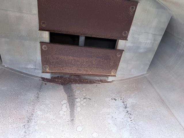 エルフトラック 散水車水ポンプエンジン４０００Ｌ　年式２０２１年（Ｒ３）型式２ＰＧ－ＮＰＲ８８Ｎ原動機の型式４ＪＺ１最大積載量４，０００ｋｇ車両重量３，２６０ｋｇ車両総重量７，４２５ｋｇ車体寸法全長　５４５０ｍｍ×全幅２０６０ｍｍ×全高２２００ｍｍ（15枚目）