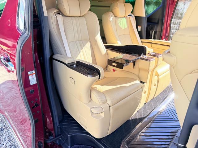 アルファードハイブリッド エグゼクティブ　ラウンジ　Ｓ　Ｅ－Ｆｏｕｒ　４ＷＤ（41枚目）