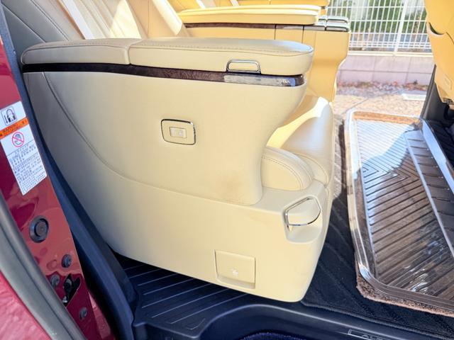 アルファードハイブリッド エグゼクティブ　ラウンジ　Ｓ　Ｅ－Ｆｏｕｒ　４ＷＤ（42枚目）