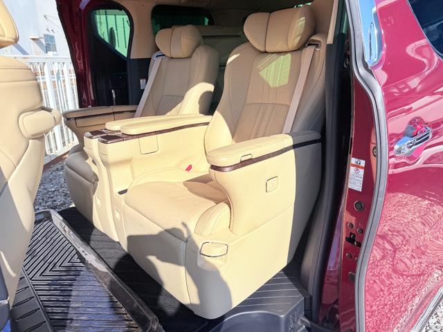アルファードハイブリッド エグゼクティブ　ラウンジ　Ｓ　Ｅ－Ｆｏｕｒ　４ＷＤ（44枚目）