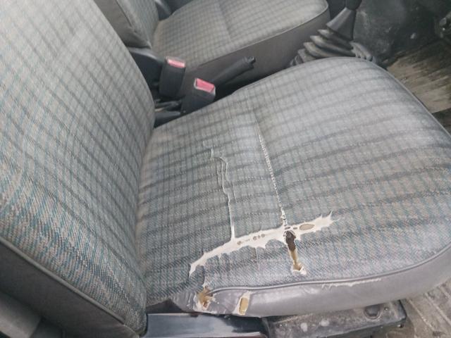 アクティトラック ベースグレード　４ＷＤ　車検２年付　エアコン　パワステ（12枚目）