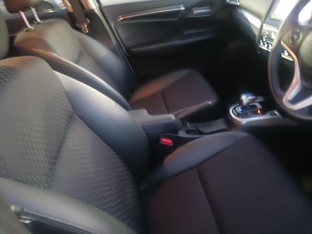 フィットハイブリッド Ｌパッケージ　ローダウン　社外アルミホイール　ナビ　バックカメラ　ＥＴＣ（21枚目）