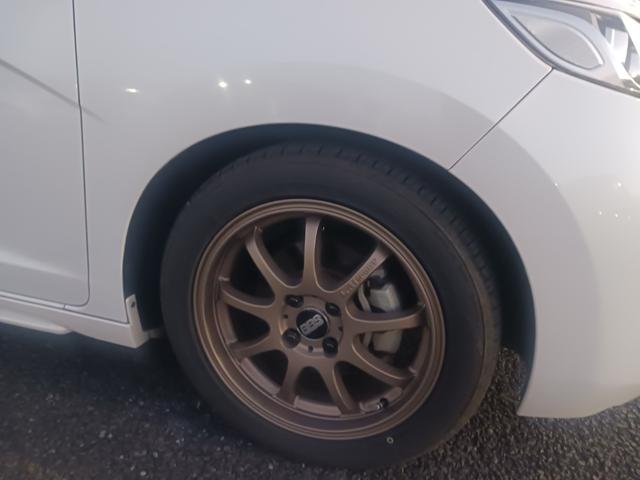 フィットハイブリッド Ｌパッケージ　ローダウン　社外アルミホイール　ナビ　バックカメラ　ＥＴＣ（23枚目）