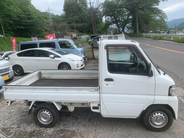 ＮＴ１００クリッパートラック ＤＸ　パワステ　４ＷＤ　５ＭＴ　３方開　エアコン（3枚目）