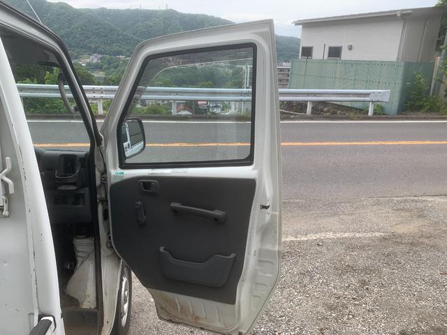 ＮＴ１００クリッパートラック ＤＸ　パワステ　４ＷＤ　５ＭＴ　３方開　エアコン（14枚目）