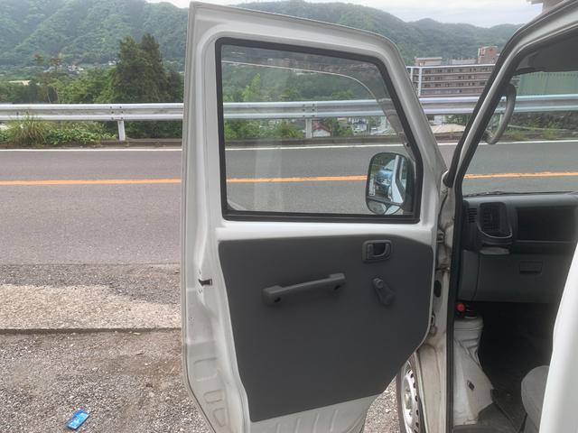 ＮＴ１００クリッパートラック ＤＸ　パワステ　４ＷＤ　５ＭＴ　３方開　エアコン（16枚目）