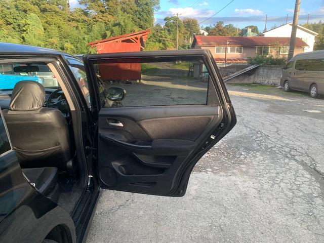 オデッセイ Mファインスピリット エアロパッケージ エンジンスターター Bカメ USBポート リモコンキー 電格ミラー フルフラット 三列シート 盗難防止システム ETC付き 両席エアバック サイドカメラ 衝突安全ボディ ダブルエアコン(15枚目)