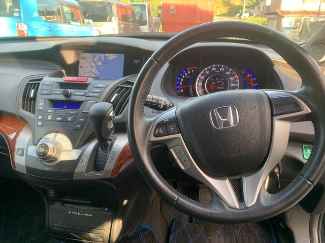 オデッセイ Mファインスピリット エアロパッケージ エンジンスターター Bカメ USBポート リモコンキー 電格ミラー フルフラット 三列シート 盗難防止システム ETC付き 両席エアバック サイドカメラ 衝突安全ボディ ダブルエアコン(25枚目)