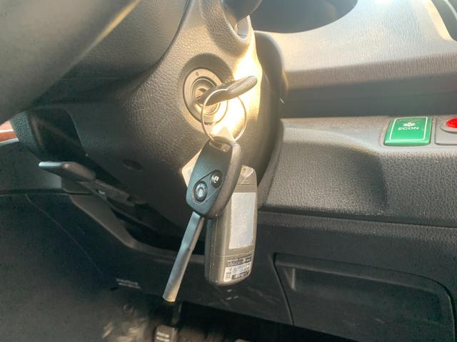 オデッセイ Mファインスピリット エアロパッケージ エンジンスターター Bカメ USBポート リモコンキー 電格ミラー フルフラット 三列シート 盗難防止システム ETC付き 両席エアバック サイドカメラ 衝突安全ボディ ダブルエアコン(27枚目)