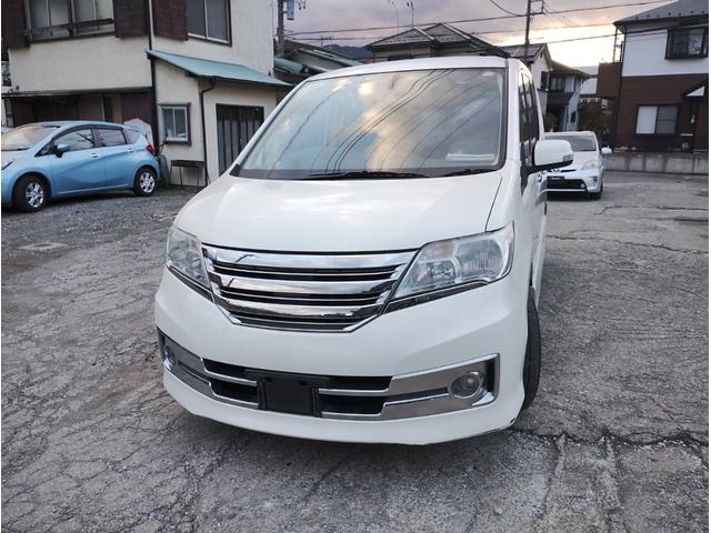 セレナ ライダー　パノラミックルーフ　４ＷＤ　フルフラット　オートクルーズコントロール　　インテリジェントキー　バックモニター　ＥＴＣ　３列シート　ウォークスルー　寒冷地仕様　電動格納ミラー　ダブルエアコン（2枚目）