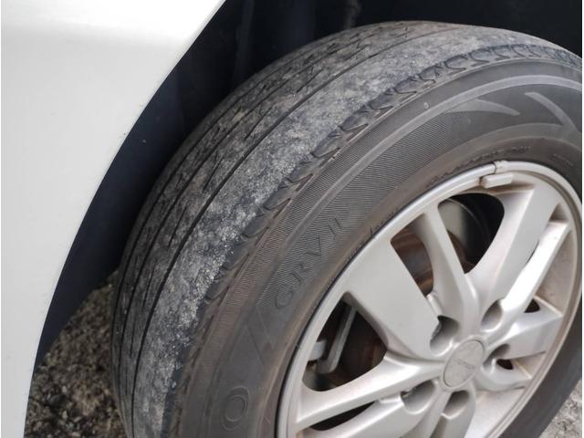 セレナ ライダー　パノラミックルーフ　４ＷＤ　フルフラット　オートクルーズコントロール　　インテリジェントキー　バックモニター　ＥＴＣ　３列シート　ウォークスルー　寒冷地仕様　電動格納ミラー　ダブルエアコン（12枚目）